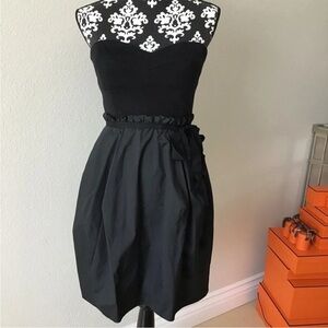 Bcbg max Azria black strapless bubble mini dress with pockets lbd size 4